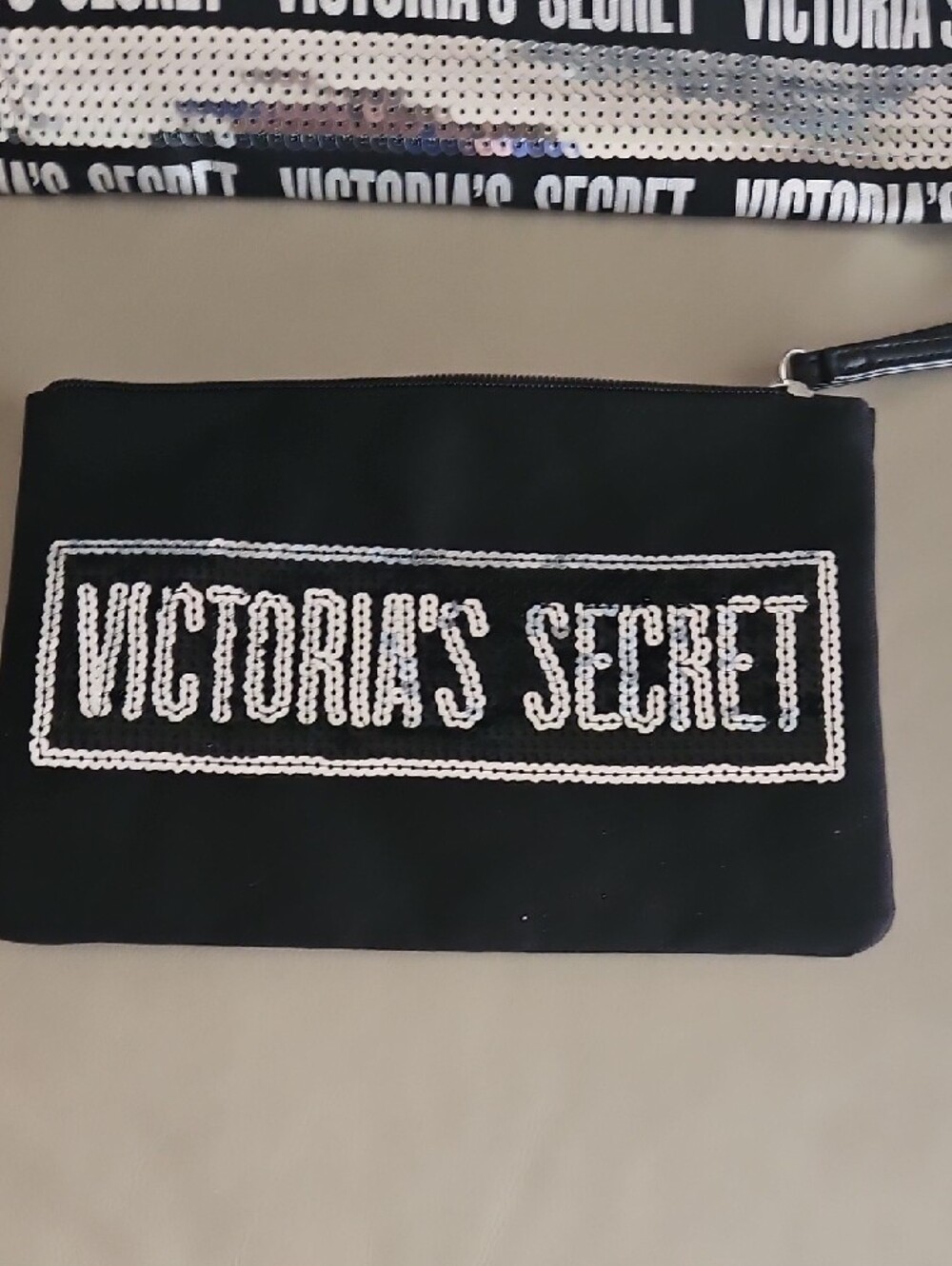 NWT Victoria's Secret Black and Silver Sequin Logo Tote And Change Purse - Picture 3 of 9